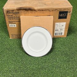 Mikasa 45pc Dinnerware Set