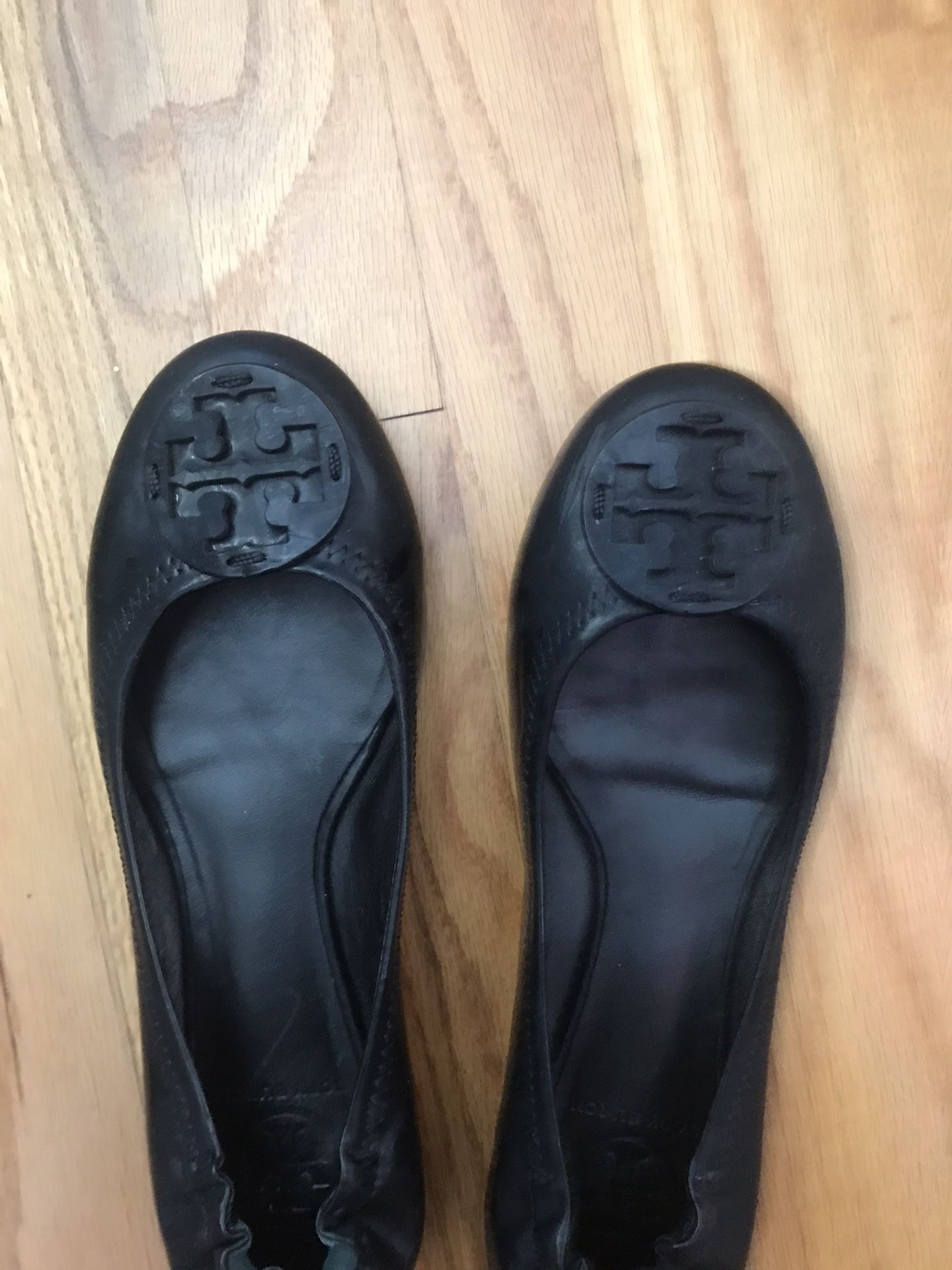 Tony Burch Or Coach Black Flats 🥿