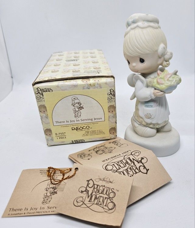 1981 Precious Moments There Is Joy In Serving Jesus Figurine Chef Girl Bowl
Excellent Pre-owned condition, no flaws, mint condition as it was kep