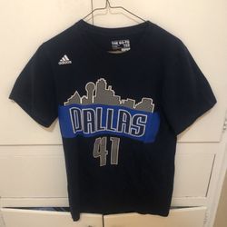 Dirk Nowitzki Womens Size Small Shirt 