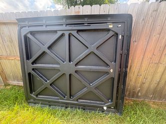 Truck bed cover