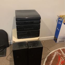 Magnavox  Cd And A Cassette