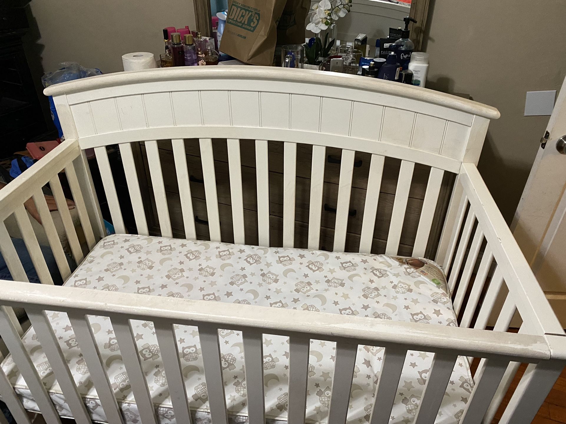 Free  Crib  With Matters  Works Good  