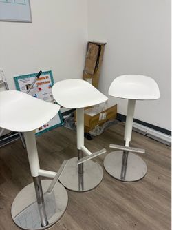 IKEA BAR STOOLS