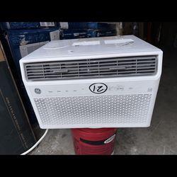 Air Conditioner 8000btu Works Great As Shown 
