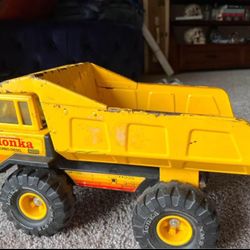 Vintage 1980’s Tonka Dump Truck