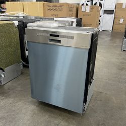 SALE! Bosch 300 series 24 inch. Built in dishwasher 