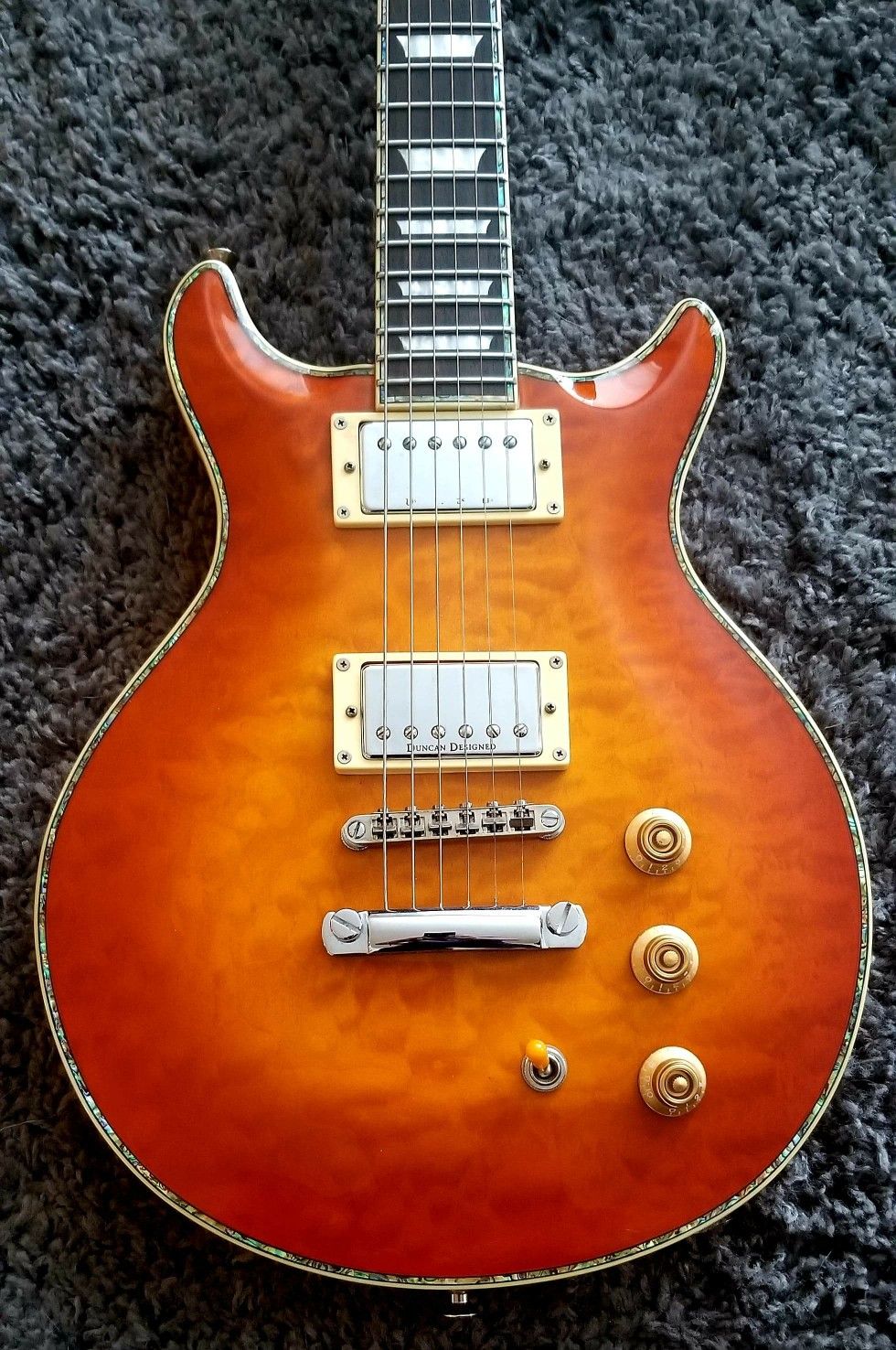 Hamer XT Series Sunburst QT Archtop Electric Guitar