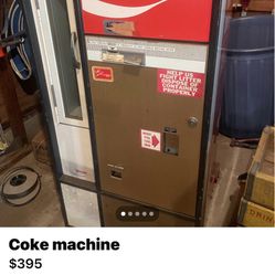 Classic Coke Machine . Working Condition 