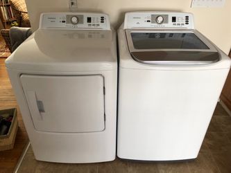 Insignia Washer and Gas Dryer Combo