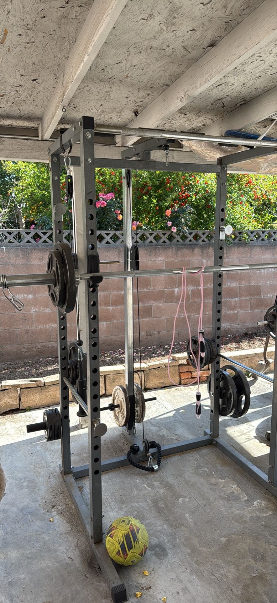 Squat Rack Lat Pulldown Barbell Bicep Curl Cables