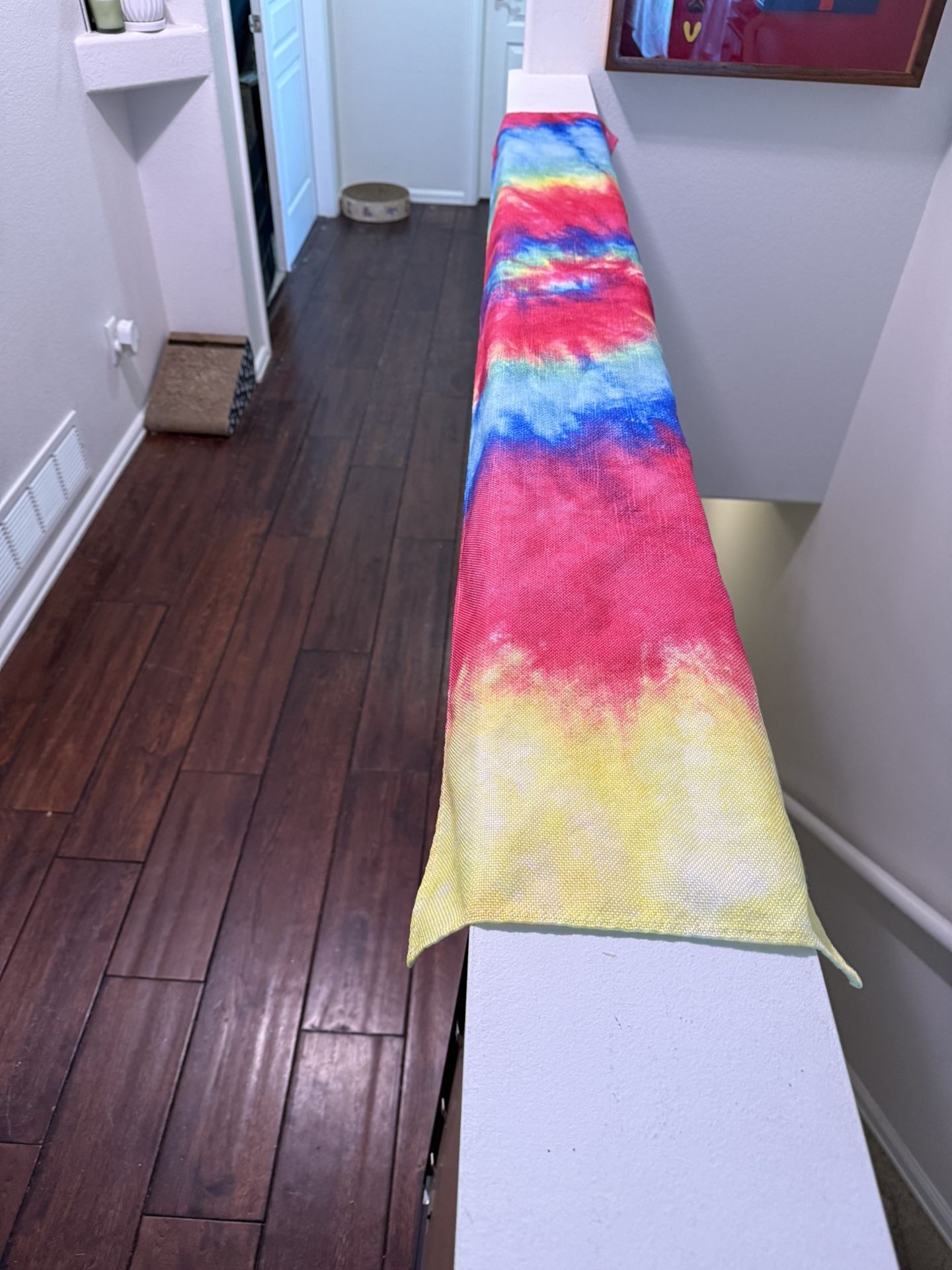 15 TYE DYE TABLE RUNNERS