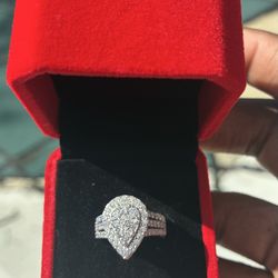 Fully moissanite engagement/promise ring with 952 silver and box size 8