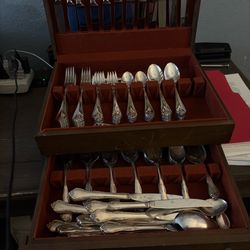 Silverware sets