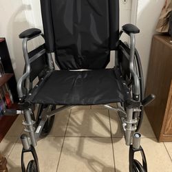 Chair/ silla de ruedas