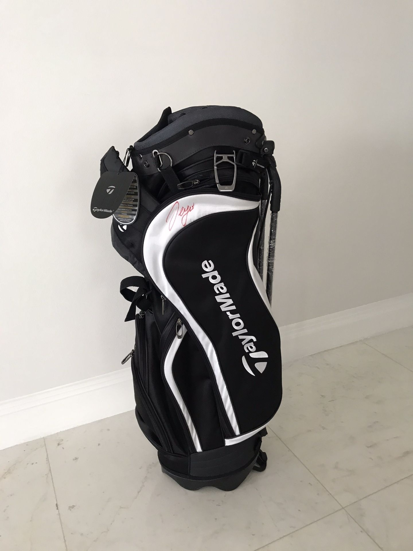 Golf bag. Brand new with ticket.