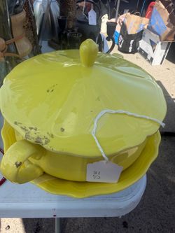 Yellow soup pot