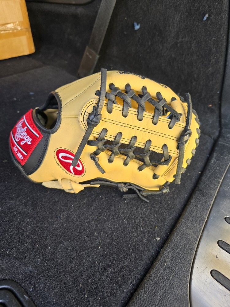 Rawling Baseball Glove