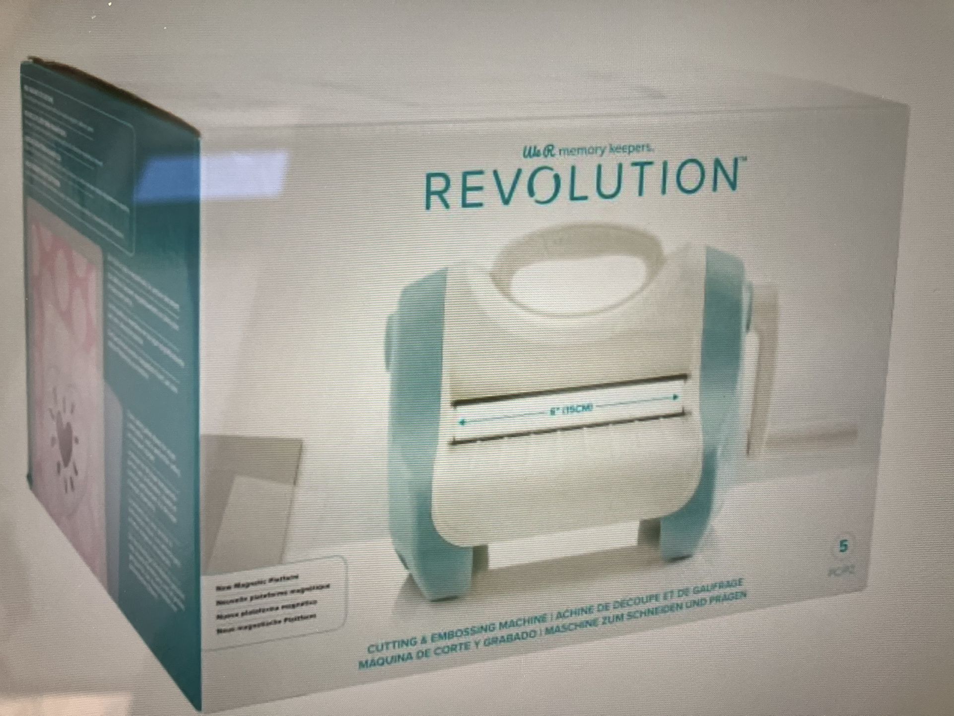 We R Memory Keepers Revolution Die Cutting Machine, NIP