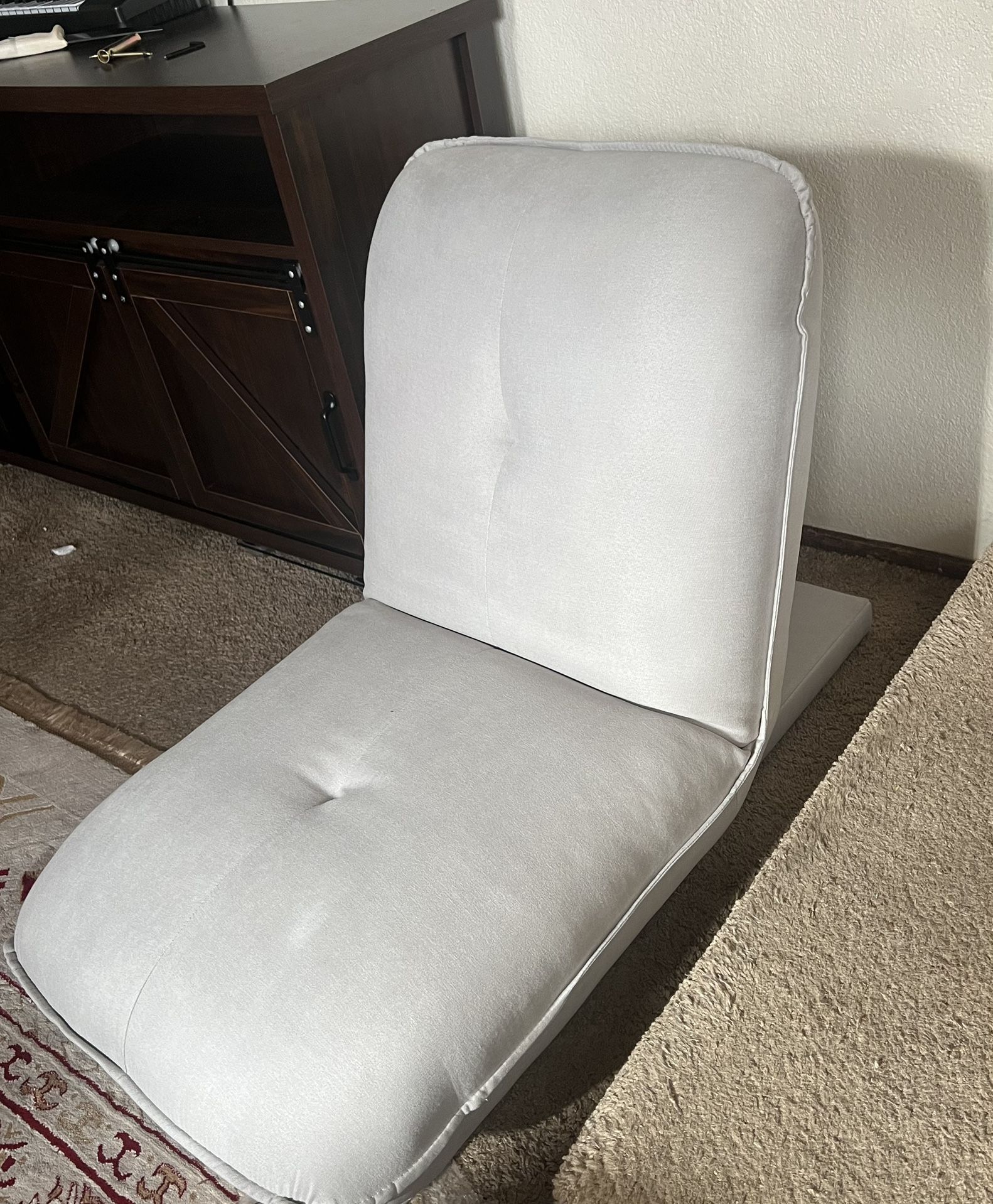 Adjustable Floor Chair / Gaming Lounge Chair