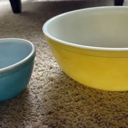 Vintage Pyrex Bowls