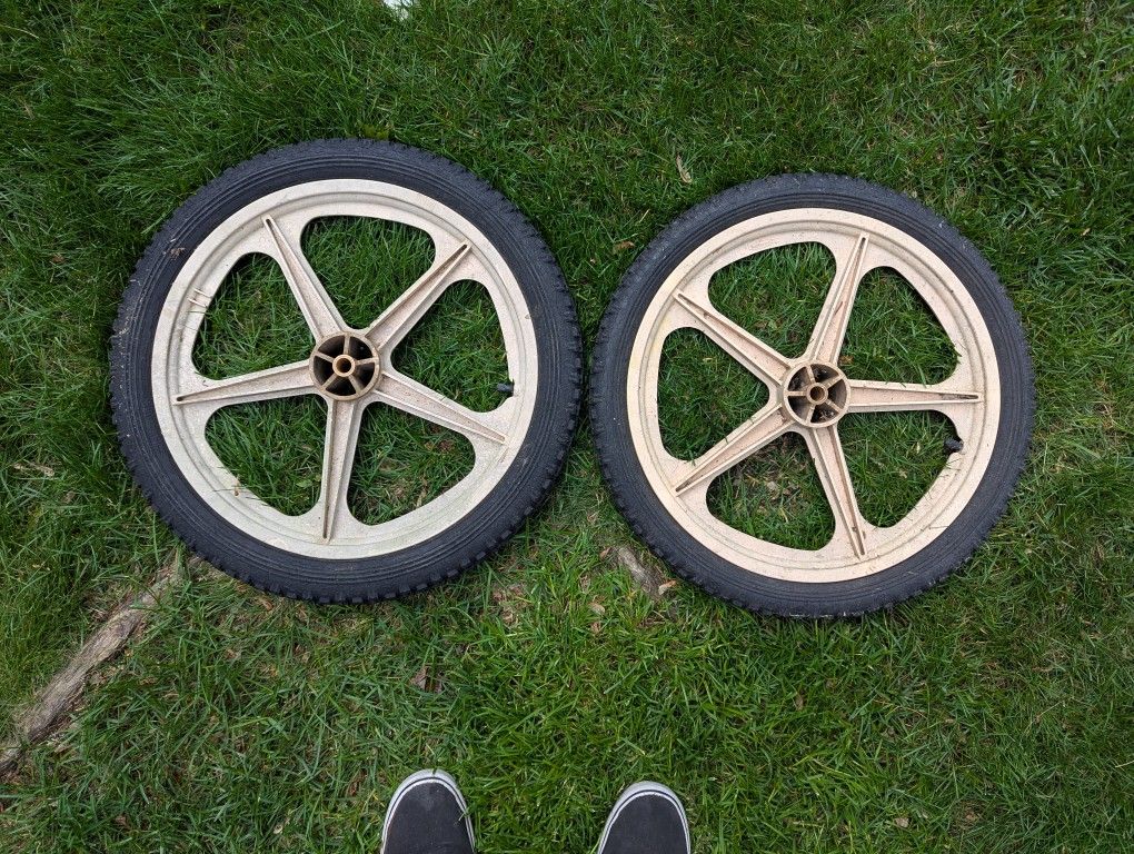 Wheelbarrow Wheels