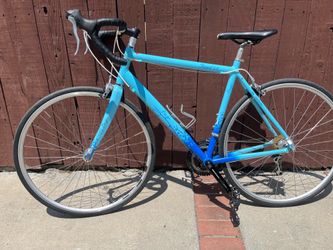Fuji women’s bike 9 gears shimano tiagra components ready for the road size 53