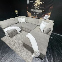 Sectional/couch/sofa, 78x117x78,color: light grey,delivery Available 🚚