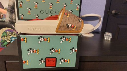 Authentic Mikey Mouse Gucci slides size 12