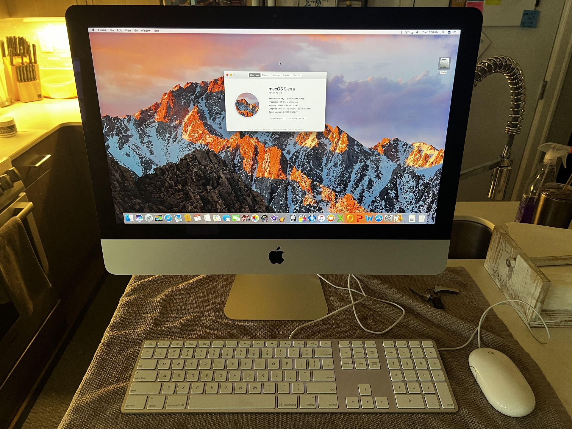 Four (Retina 4K, 21.5-inch, Late 2015) A1418 EMC 2833 Keyboard & Mouse Included
