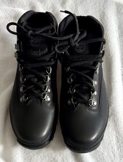 Timberland Woman’s Leather Lace up Boots 56320. Size 8M New-Never worn.  