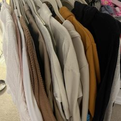 Lot Of 19 Sweaters And Cardigans - Size XS-S