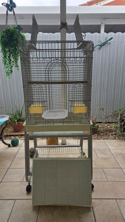 Jaula Gris Para Aves En Buenas Condiciones