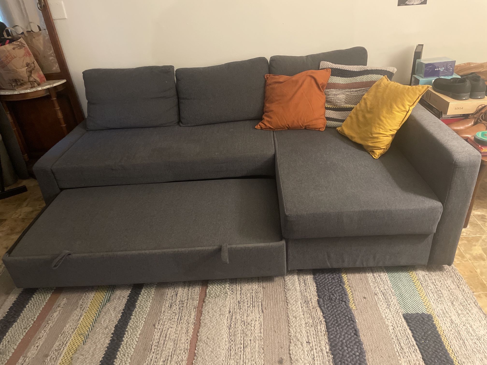 FRIHETEN Sleeper sectional