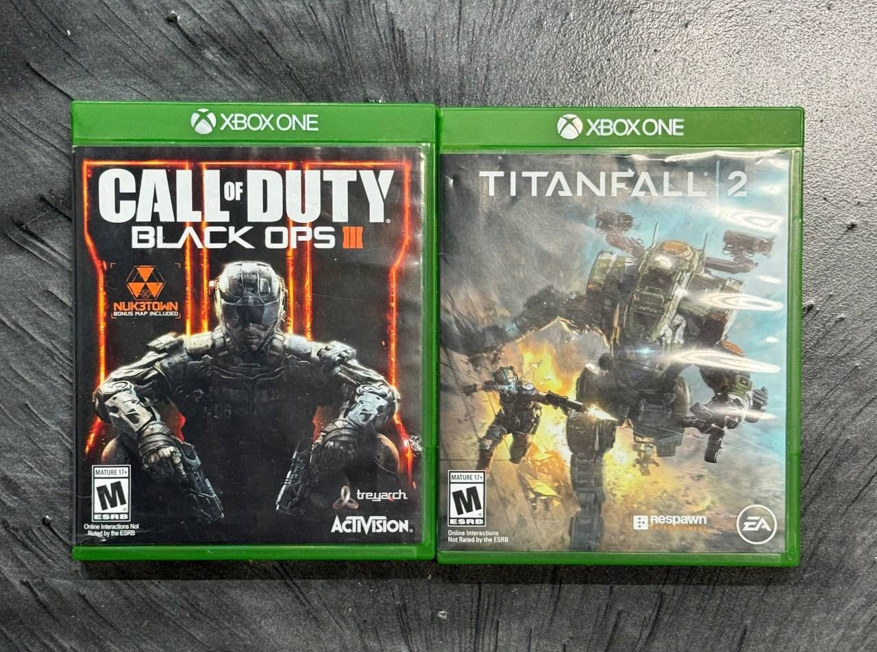 LOT OF 2 - Call of Duty: Black Ops III and Titanfall 2 for Xbox One.