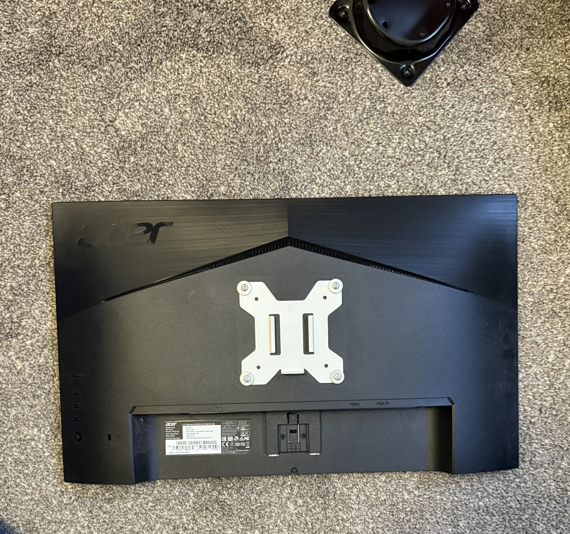 2 monitors and arm for monitors