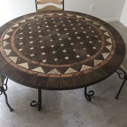 Round Table 4 Chairs