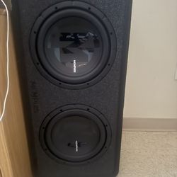 Dual 12 inch Memphis subwoofer + 600 watt amp