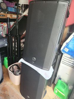 Mackie thump 12Bst boosted loudspeaker powered 1300W smart bluetooth app Pair