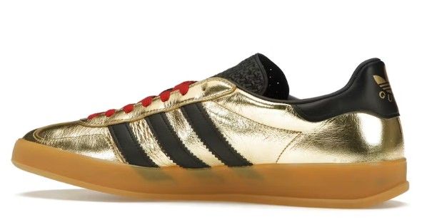 Gucci / Adidas Collaboration Gazelle sneaker metallic gold
