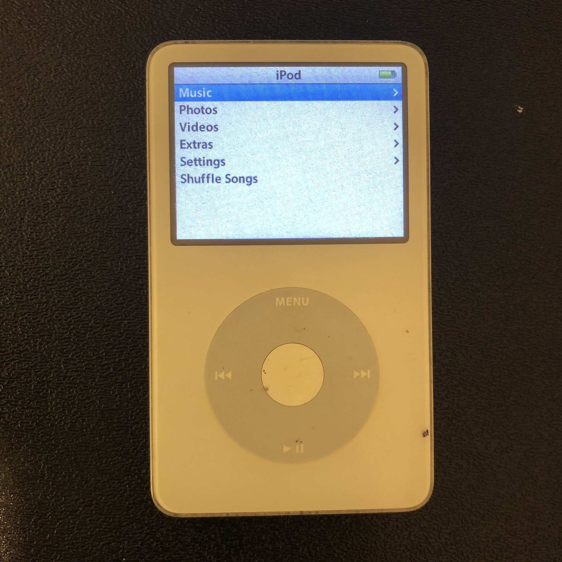 Apple iPod Classic Model A1136 5th Generation 30gb White for