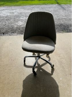 Rolling chair