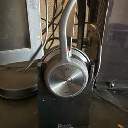 Poly Voyager 4320 UC Wireless Headset – Dual-Ear Bluetooth + USB