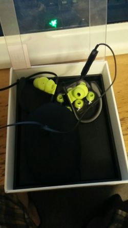 Powerbeats3 beats by Dre headphones