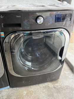 Lg Washer mega capacity 5.2 Cu
