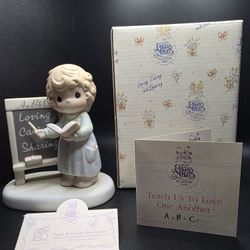 Precious Moments Teach Us to Love One Another 1996 Members Only Figurine