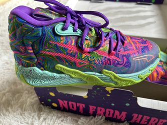 Basketball Shoes Size 6.5 Youth