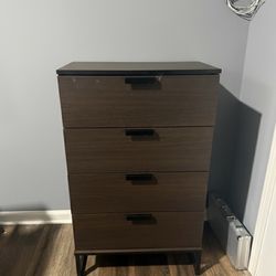 Furniture It is urgent to sell