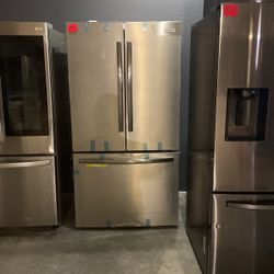 ‼️Hot Deal Right Now‼️ New Frigidaire Gallery Counter Depth Bottom Freezer Refrigerator‼️‼️