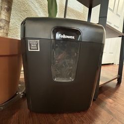 Paper Shredder 